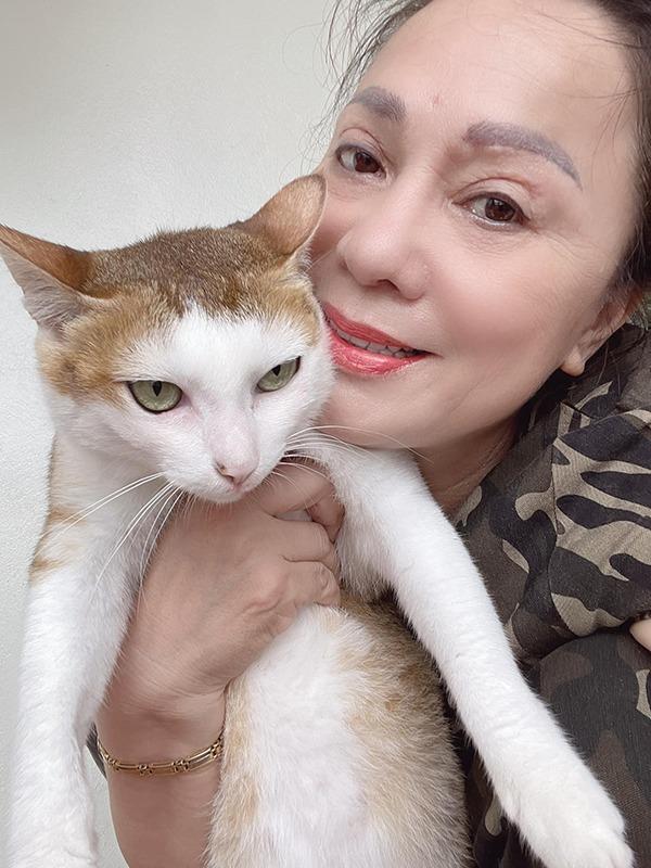 Đời thực tuổi xế chiều của mỹ nhân Hà thành xưa: NSƯT Hương Dung lên chức bà ngoại, sống giản dị bình yên-7