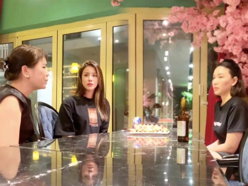 Quỳnh Thư lần đầu khoe trọn vóc dáng bầu bí, được chồng cưng chiều tẩm bổ, sắm sửa đồ hiệu cho em bé-7