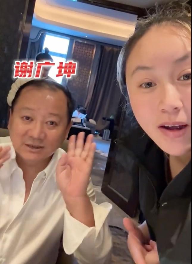 Trào lưu hô biến nghệ sĩ già trở về thời trẻ gây sốt-1