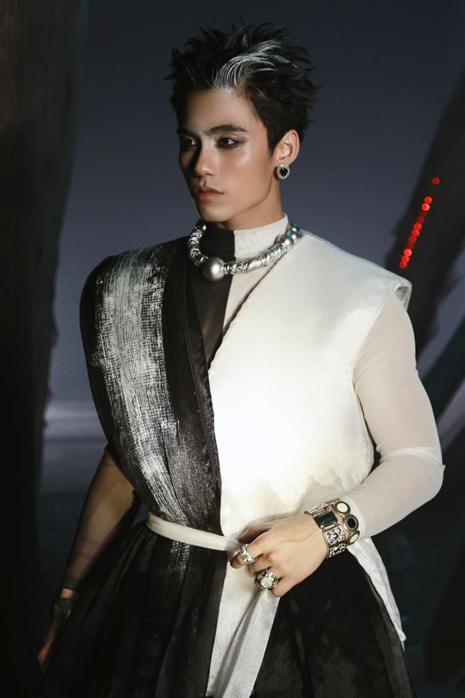 MONO ma mị và đầy triết lý ở tuổi 24-3