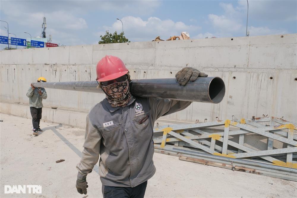 Cảnh trái ngược TPHCM - Hà Nội: Nơi nắng rát mặt, chỗ khốn khổ vì rét buốt-14