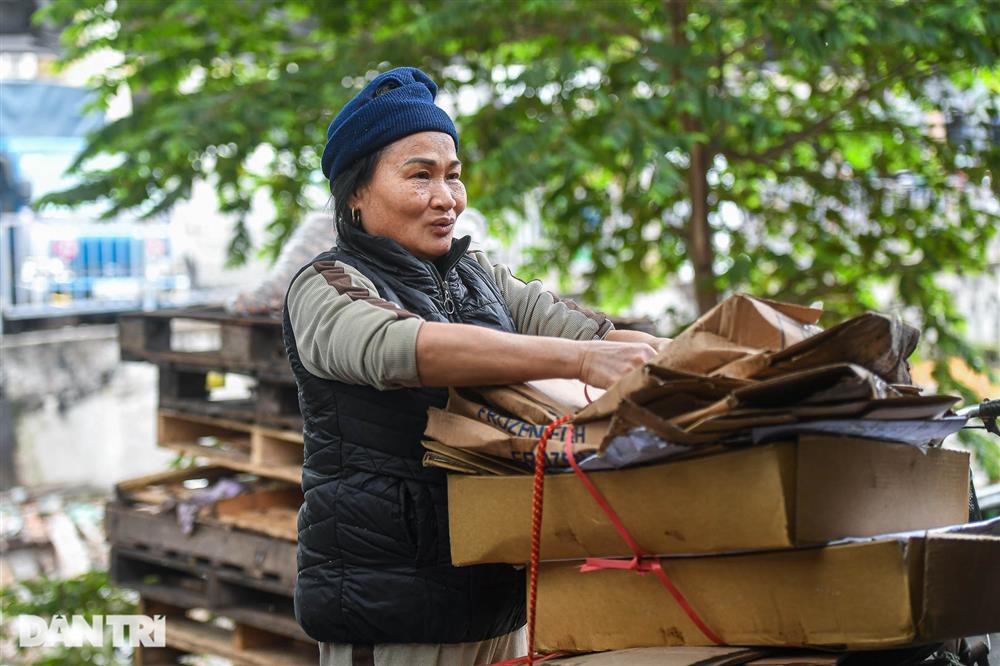 Cảnh trái ngược TPHCM - Hà Nội: Nơi nắng rát mặt, chỗ khốn khổ vì rét buốt-2