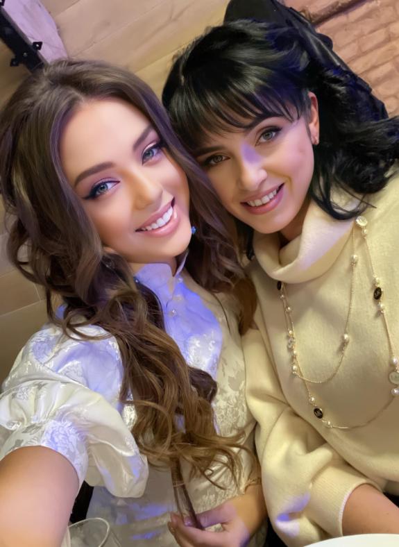 Nhan sắc trẻ đẹp của mẹ vợ thủ môn Bùi Tiến Dũng gây chú ý-7