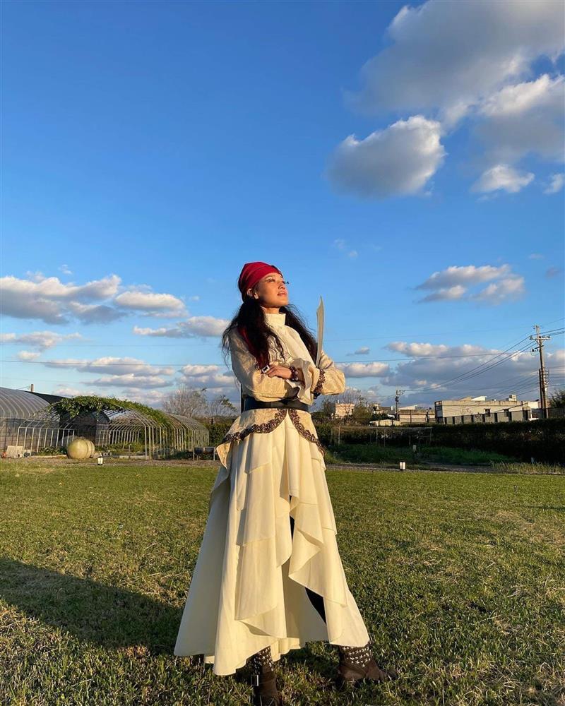 Sự thật về bức ảnh gây xôn xao của Thư Kỳ-2