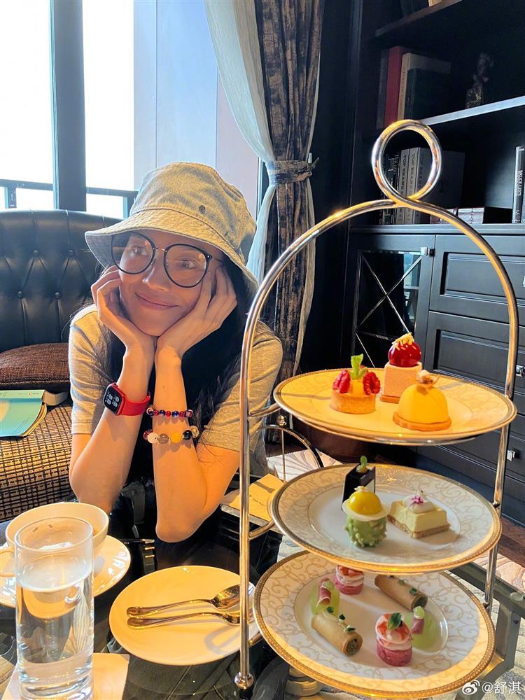 Sự thật về bức ảnh gây xôn xao của Thư Kỳ-3