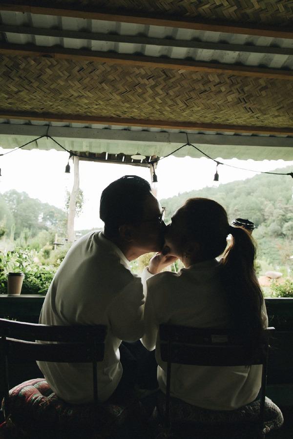 Không kém cạnh bạn thân Hồ Ngọc Hà, siêu mẫu Thanh Hằng và chồng điển trai khoe tình yêu ngọt lịm-4