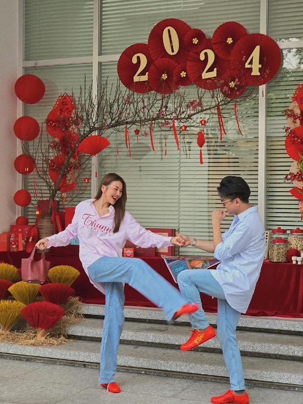 Không kém cạnh bạn thân Hồ Ngọc Hà, siêu mẫu Thanh Hằng và chồng điển trai khoe tình yêu ngọt lịm-7