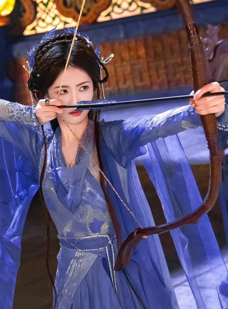 Gương mặt bị lỗi trang điểm của Bạch Lộc: Hóa ra khi không có photoshop-5