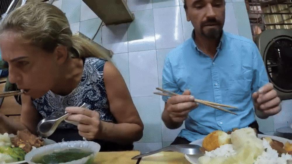 Khách Tây chán quán đắt đỏ, tìm ăn cơm bình dân Hà Nội giá 40.000 đồng/suất-2