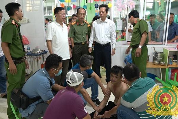 Khởi tố kẻ ngáo đá cầm dao xông vào trường mầm non uy hiếp trẻ-2