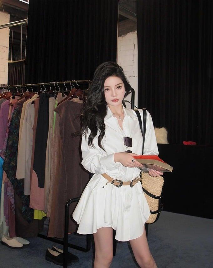 Gợi ý 11 set đồ đi chơi cũng đẹp, đi làm càng sang cho chị em lựa chọn-4