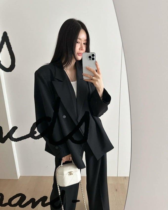 Gợi ý 11 set đồ đi chơi cũng đẹp, đi làm càng sang cho chị em lựa chọn-10