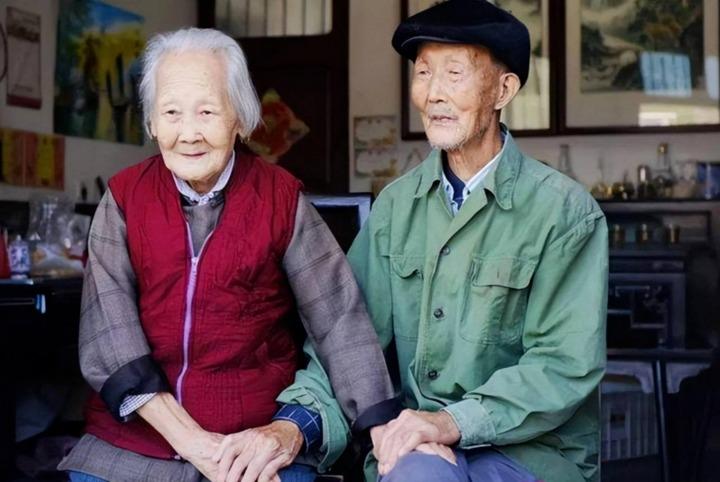 5 thói quen đơn giản của cặp vợ chồng sống thọ hơn 115 tuổi-1
