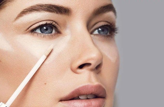 Thủ thuật giúp che quầng thâm mắt của chuyên gia trang điểm-1