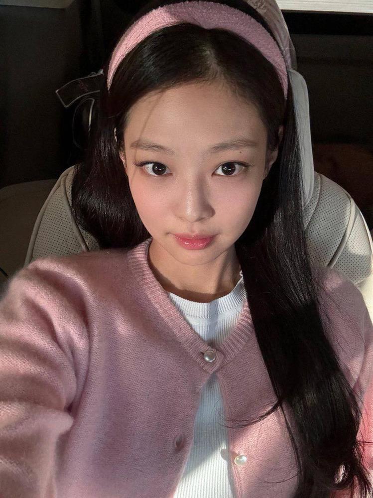 Jennie (BLACKPINK) ẩn ý bị YG kìm hãm hoạt động?-3