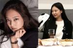 Jennie (BLACKPINK) lộ biểu cảm đau đớn vì fan quá khích ở sân bay, netizen quốc tế bức xúc-8