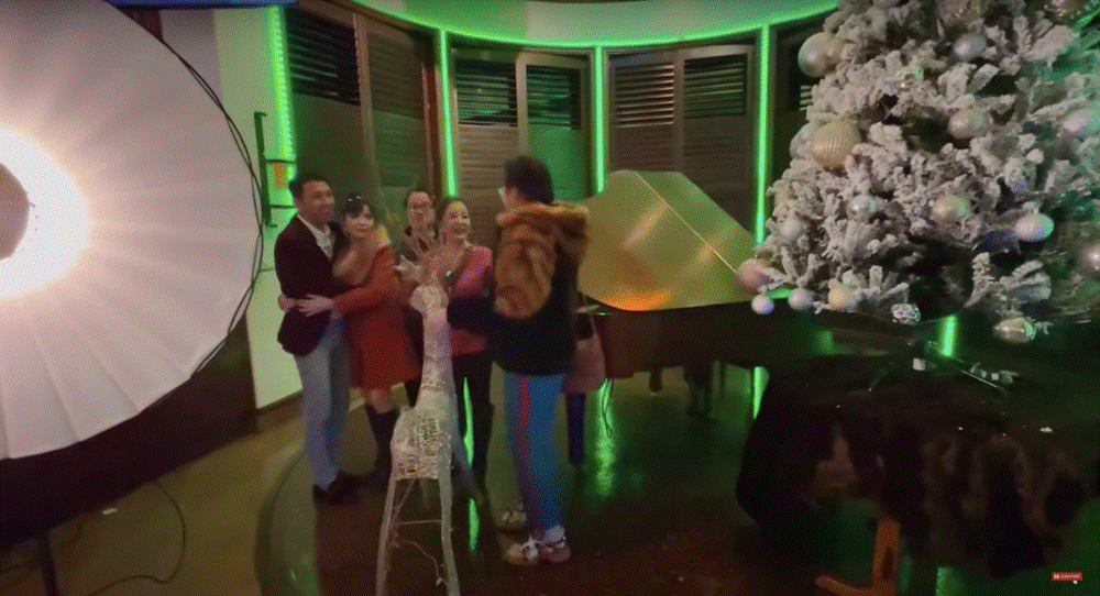 Hé lộ cuộc sống của chồng cũ ca sĩ Thu Phương ở tuổi 56 bên vợ Mỹ, bất ngờ với dinh thự đôi sang trọng bề thế-12