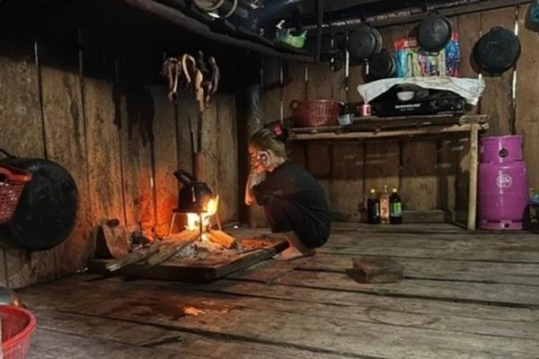 Nhân viên ‘biển thủ’ tiền công đức đền ông Hoàng Mười bị phạt 2,5 triệu đồng-2