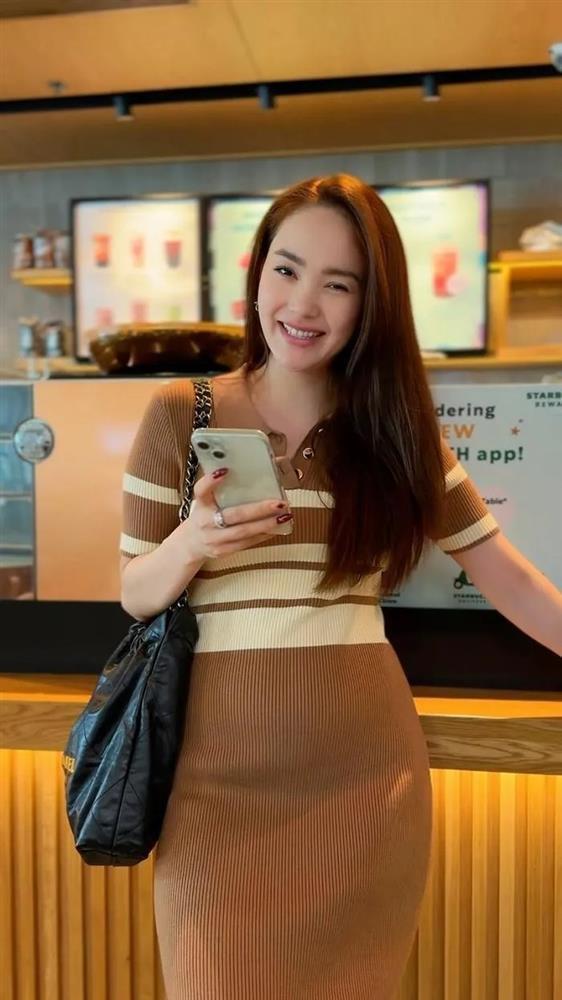 Phong cách trẻ trung, nổi bật của Minh Hằng ở tuổi 37-8