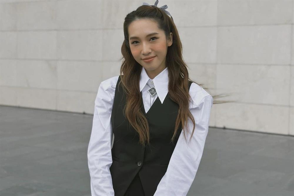 Hội bạn thân 10 năm toàn hot girl, con dâu nhà hào môn giàu có-12