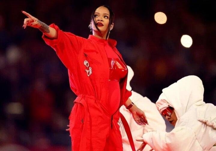 Nữ ca sĩ được trả gần 150 tỷ đồng khi hát đám cưới nhà tỷ phú-3