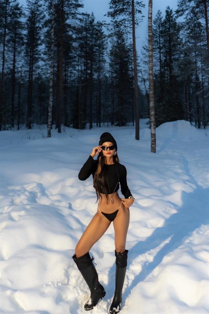 HHen Niê diện bikini giữa tuyết trắng Phần Lan khoe body cực phẩm, ăn gì để đẹp?-1