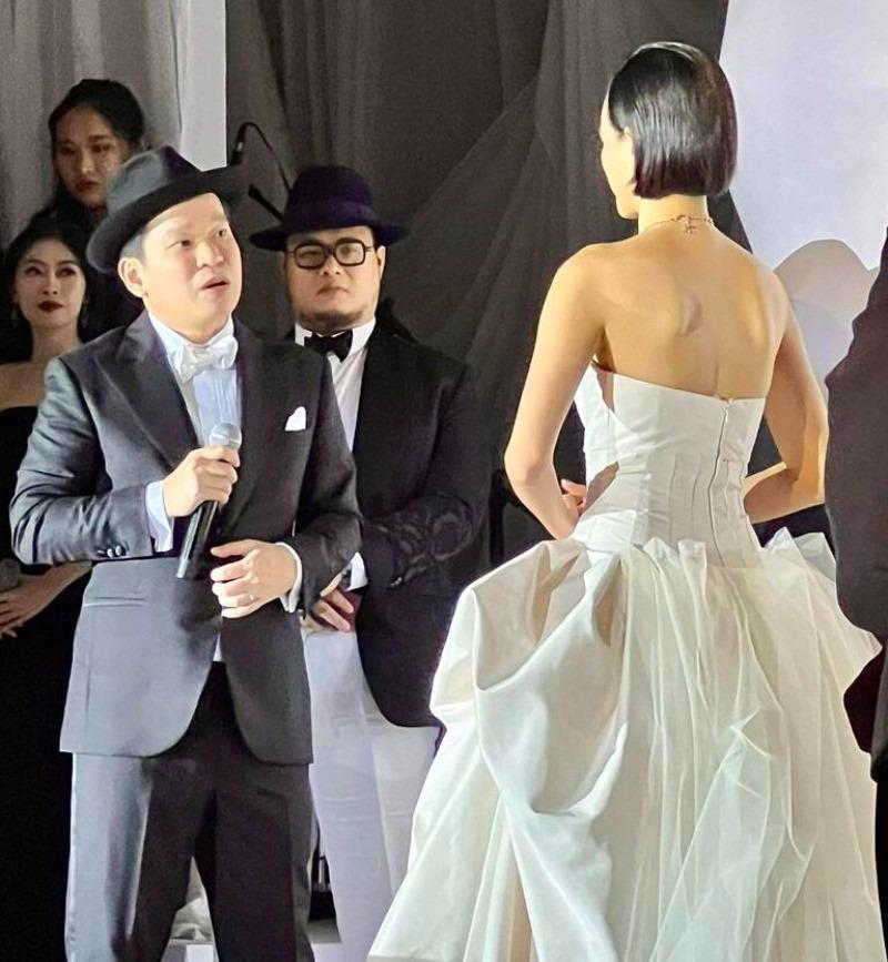 Siêu mẫu Tuyết Lan khóc nức nở trong đám cưới với chồng bác sĩ-4