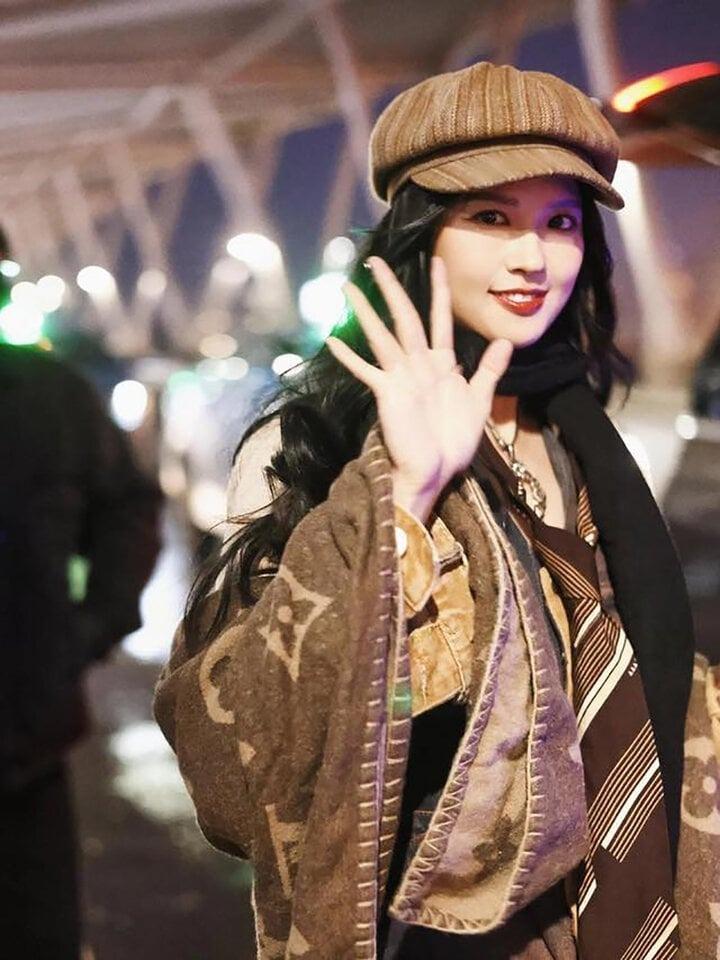 Nữ ca sĩ nối gót Chi Pu, sang Trung Quốc thi Đạp gió 2024 là ai?-1