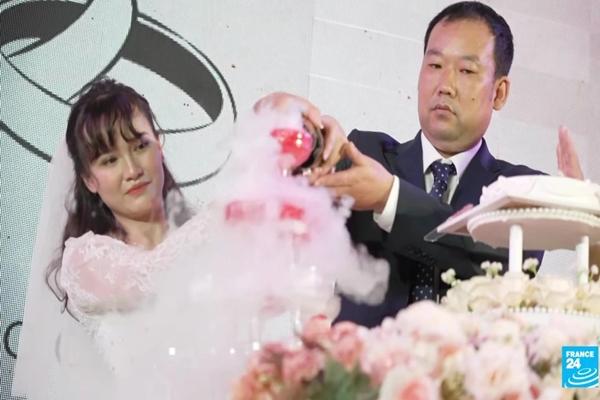 Đám cưới chớp nhoáng sau chưa đầy 24 tiếng gặp mặt của cặp đôi Việt - Hàn-4