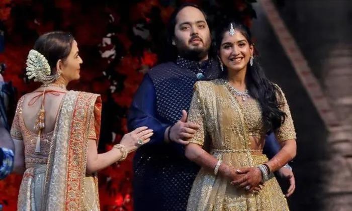 Lễ cưới xa hoa của con trai tỷ phú: Mời cả Bill Gates, con gái ông Trump và ông chủ Facebook-1