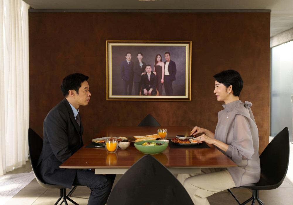 Hết thời đóng vai nghèo khổ, Thái Hòa tái xuất với hình ảnh đại gia tài phiệt-4