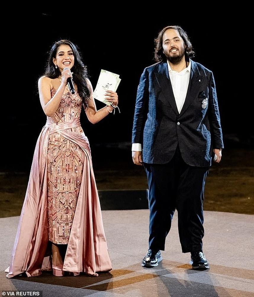 Rihanna bị chê biểu diễn lười biếng dù nhận 6,5 triệu USD đi hát đám cưới-4