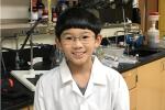 Thần đồng Hóa học 13 tuổi nghiên cứu trong phòng thí nghiệm đại học giờ ra sao?
