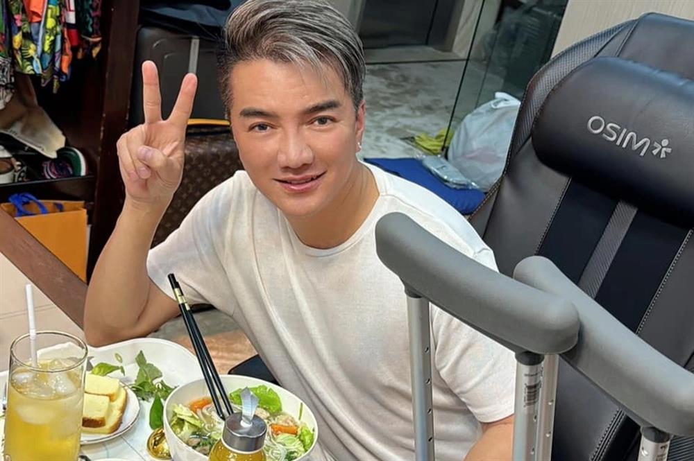 Phía Đàm Vĩnh Hưng nói gì về tin đồn chi 20 tỷ đồng chữa trị chân ở Mỹ?-1