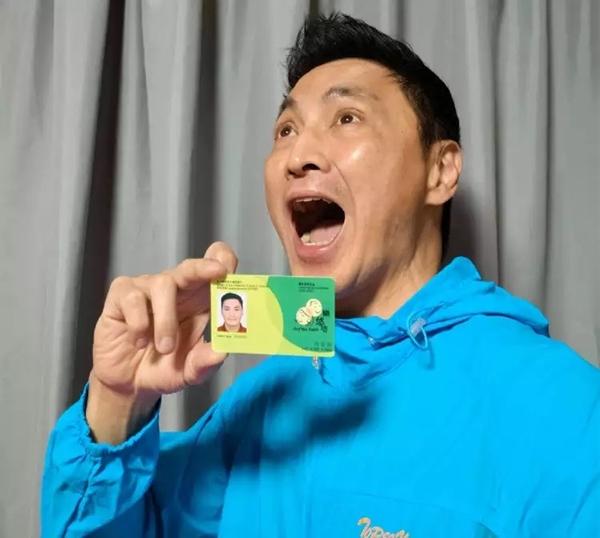 Nam diễn viên khiến đồng nghiệp xấu hổ khi đứng cạnh-1