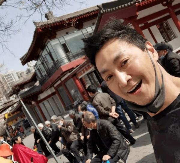 Nam diễn viên khiến đồng nghiệp xấu hổ khi đứng cạnh-2