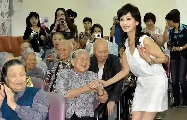 Nam diễn viên khiến đồng nghiệp xấu hổ khi đứng cạnh-3