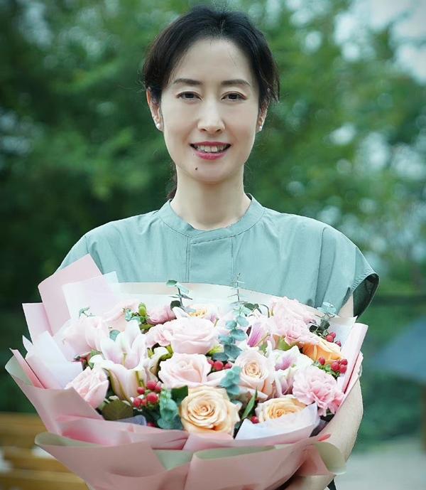 Nam diễn viên khiến đồng nghiệp xấu hổ khi đứng cạnh-14