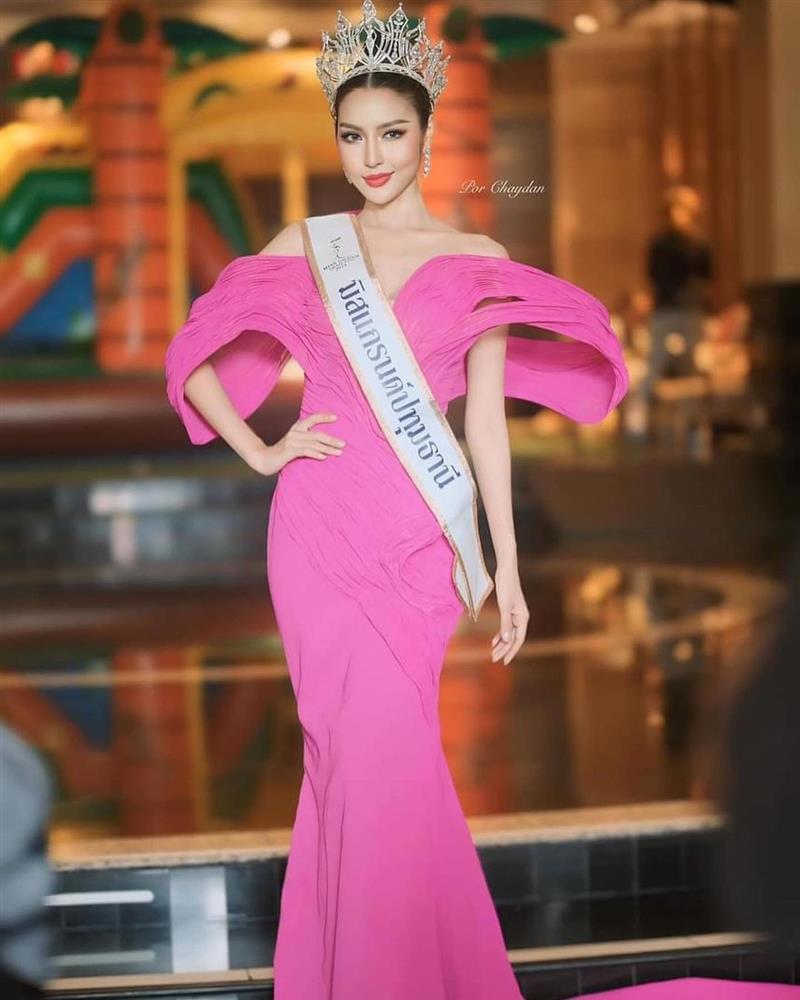 Miss Grand Thailand 2024 gây sốc khi thí sinh cưỡi ngựa, xuất hiện từ xe cấp cứu-3