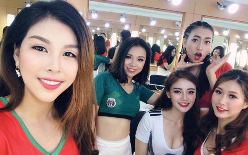 MC chăm mặc gợi cảm khoe eo thon là người duy nhất được khen khi dẫn sóng World Cup 2018-3