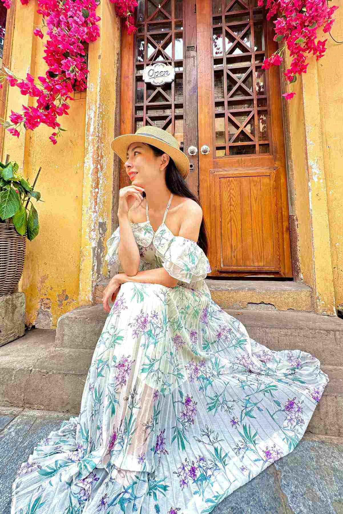 MC chăm mặc gợi cảm khoe eo thon là người duy nhất được khen khi dẫn sóng World Cup 2018-9