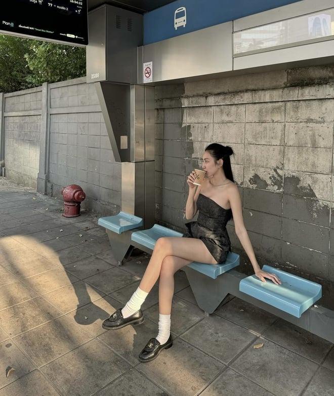 Ngắm gu thời trang Hoa hậu Thùy Tiên: Đơn giản vẫn sang, xinh, xịn-5