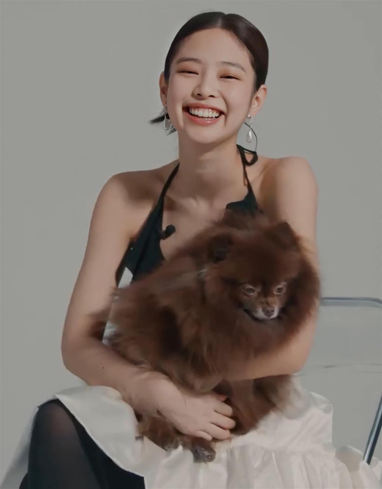 V (BTS) nhập ngũ vẫn ra nhạc: Một ẩn ý liên quan đến Jennie?-4