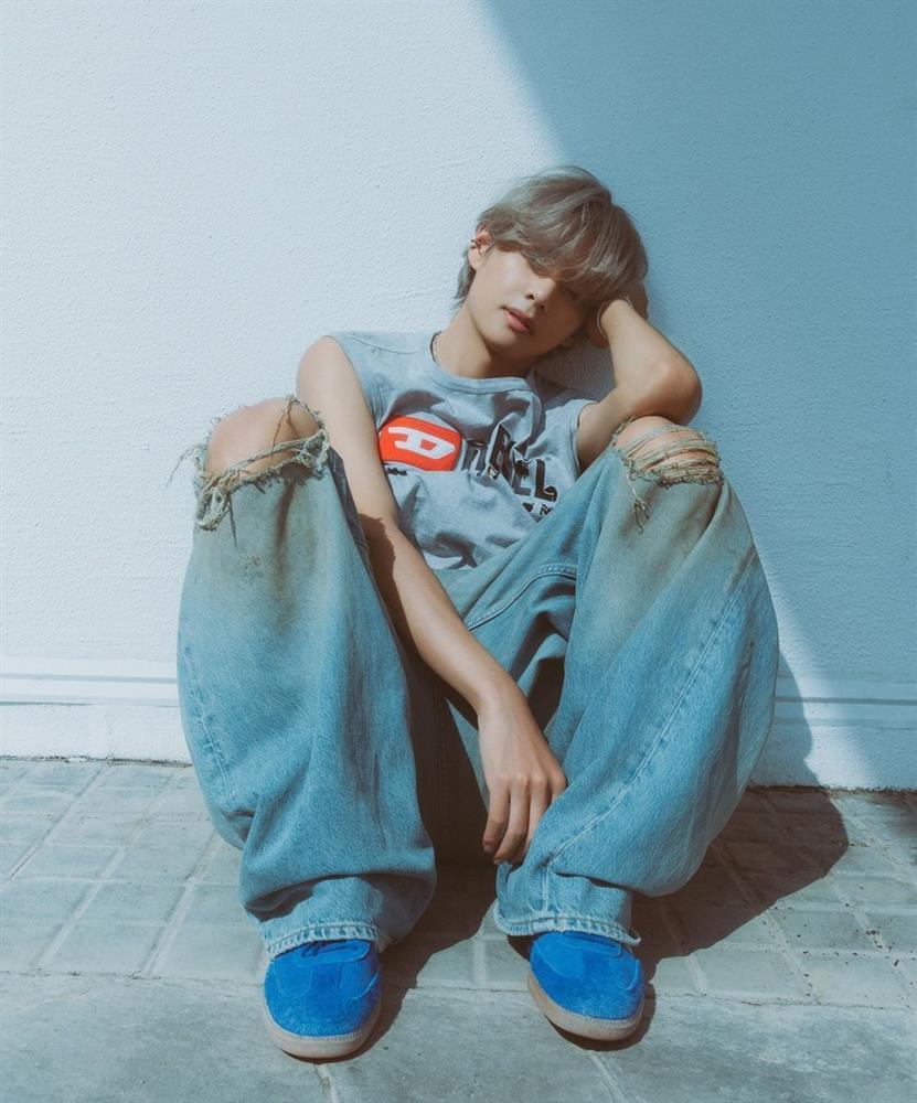 V (BTS) nhập ngũ vẫn ra nhạc: Một ẩn ý liên quan đến Jennie?-2