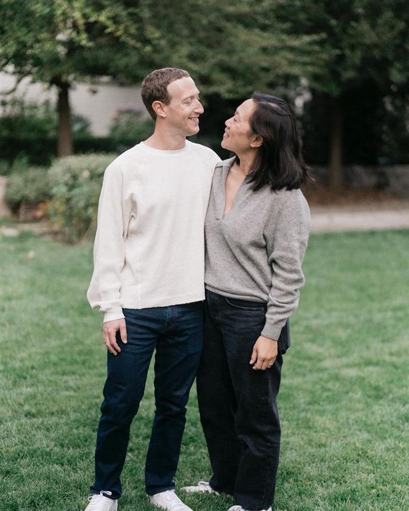 Ông chủ Facebook Mark Zuckerberg và vợ gây chú ý ở tiệc cưới 120 triệu USD-7