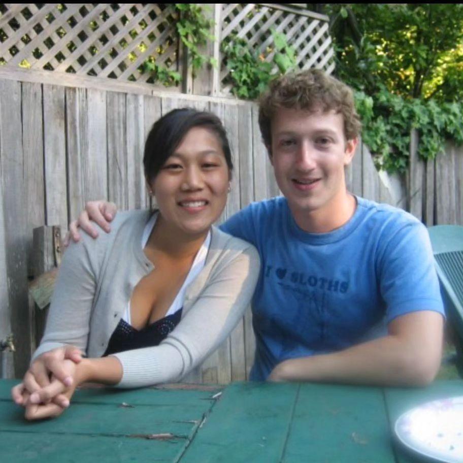 Ông chủ Facebook Mark Zuckerberg và vợ gây chú ý ở tiệc cưới 120 triệu USD-8