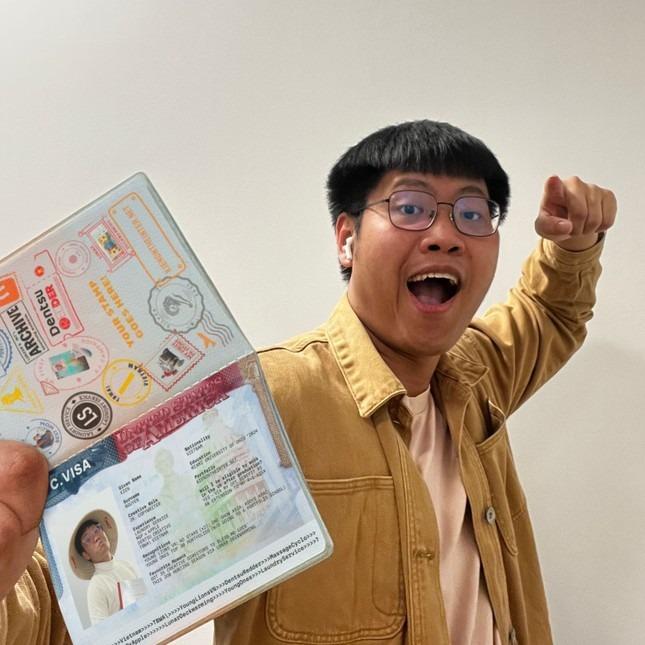 Bị nhà tuyển dụng từ chối, du học sinh Việt gây bão LinkedIn với thiết kế CV lấy cảm hứng từ visa-2