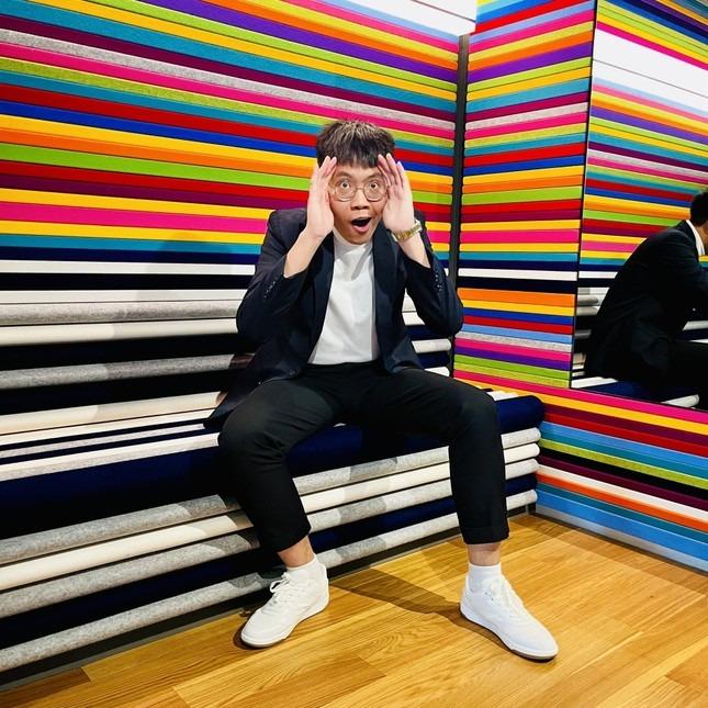 Bị nhà tuyển dụng từ chối, du học sinh Việt gây bão LinkedIn với thiết kế CV lấy cảm hứng từ visa-4