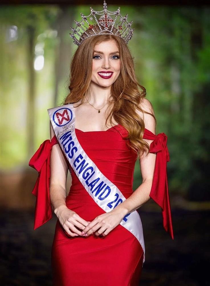 Ứng viên sáng giá Miss World 2023: Đam mê lái máy bay, quá khứ nhiều vết sẹo-6