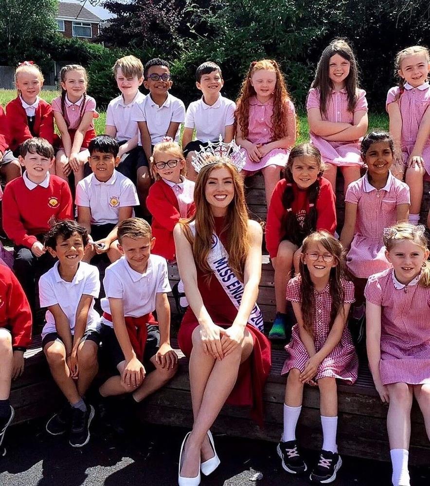 Ứng viên sáng giá Miss World 2023: Đam mê lái máy bay, quá khứ nhiều vết sẹo-10